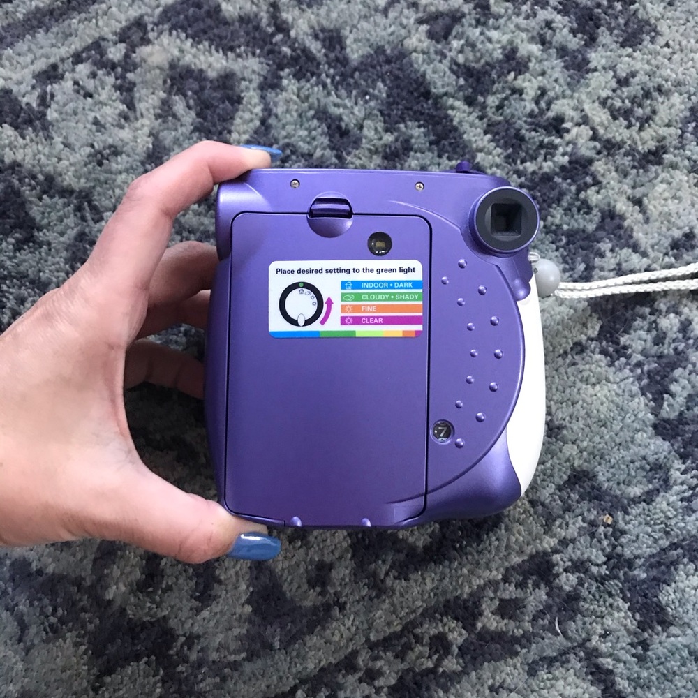 Polaroid Instant Camera - Picture 2 of 5